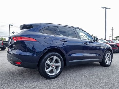 Used 2018 Jaguar F-PACE Premium image 11