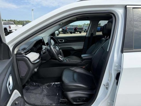 Used 2022 Jeep Compass Latitude w/ Sun and Sound Group image 11