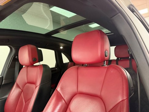 Used 2017 Porsche Macan image 14