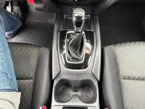 Used 2017 Nissan Rogue S image 16