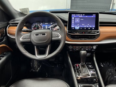 Certified 2024 Jeep Compass Limited image 5