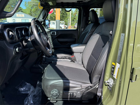 Used 2021 Jeep Gladiator Sport image 12