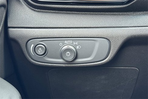 Used 2022 Chevrolet Bolt LT w/ Infotainment Package image 29