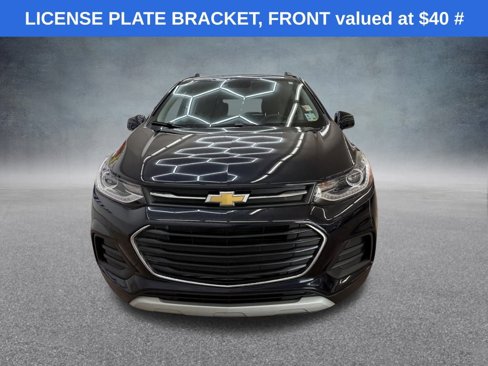Used 2022 Chevrolet Trax LT w/ LT Convenience Package image 3