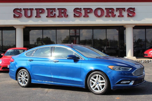 Used 2017 Ford Fusion SE w/ Fusion SE Technology Package image 3