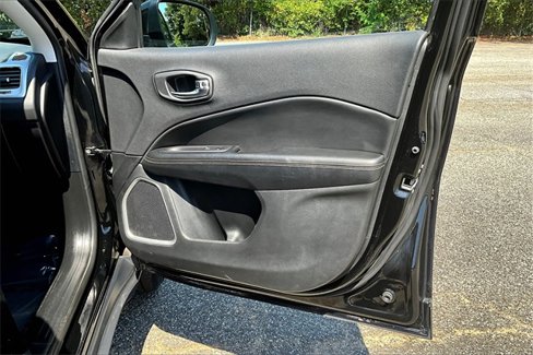 Used 2020 Jeep Compass Latitude image 26