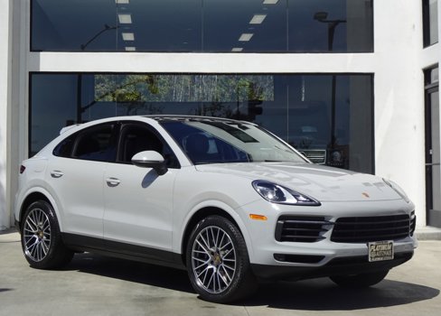 Used 2023 Porsche Cayenne Platinum Edition image 9