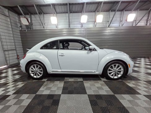 Used 2017 Volkswagen Beetle 1.8T SE image 9