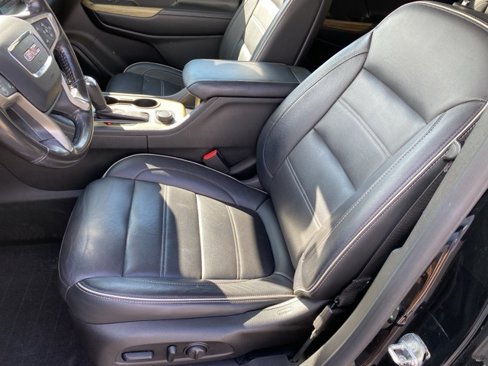 Used 2019 GMC Acadia Denali image 17