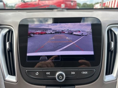 Used 2024 Chevrolet Malibu LT image 19