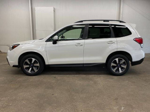 Used 2017 Subaru Forester 2.5i Premium image 2