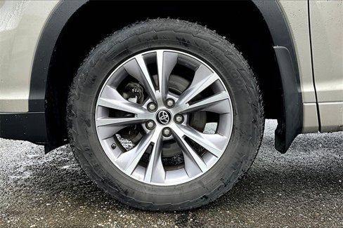 Used 2016 Toyota Highlander Plus image 8