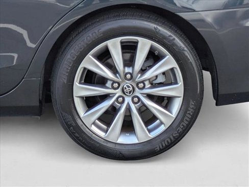Used 2017 Toyota Camry XLE image 24