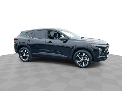 Certified 2024 Chevrolet Trax RS w/ Driver Confidence Package image 10