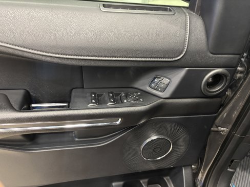 Used 2018 Ford Expedition Max XLT w/ Equipment Group 202A image 12