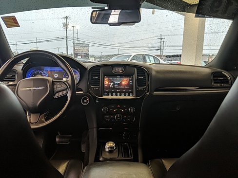 Used 2019 Chrysler 300 S w/ Safetytec Plus Group image 12