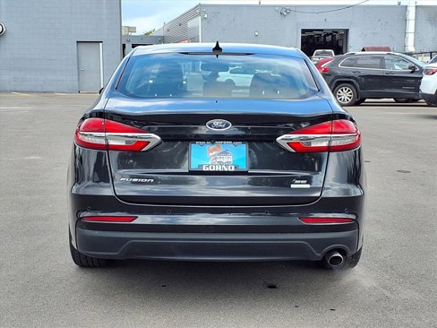 Used 2020 Ford Fusion SE image 19