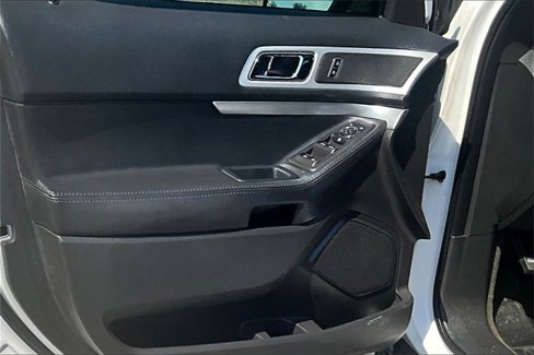 Used 2014 Ford Explorer XLT w/ Equipment Group 201A image 18