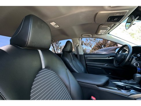 Used 2023 Toyota Camry SE image 19