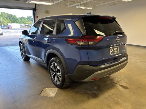 Used 2022 Nissan Rogue SV w/ SV Premium Package image 3