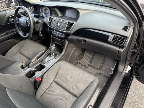 Used 2016 Honda Accord LX image 10