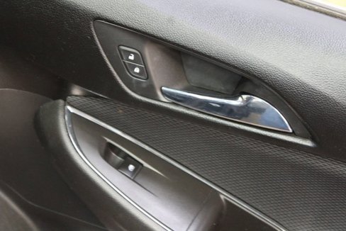 Used 2017 Chevrolet Cruze LT image 11