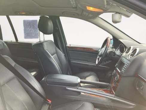 Used 2012 Mercedes-Benz GL 550 4MATIC image 14