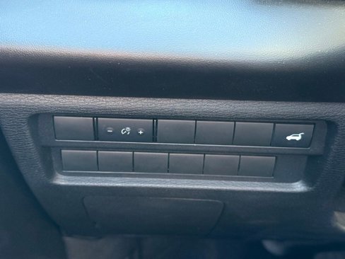 Used 2024 Mitsubishi Outlander SE image 9