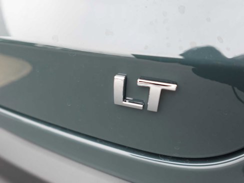 Used 2025 Chevrolet Trax LT w/ LT Convenience Package image 10