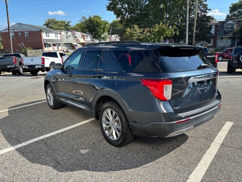 Used 2022 Ford Explorer XLT w/ Equipment Group 202A image 4
