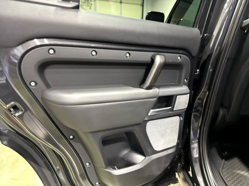 Used 2024 Land Rover Defender 130 X image 23