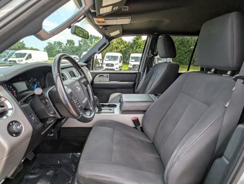 Used 2017 Ford Expedition XLT image 10