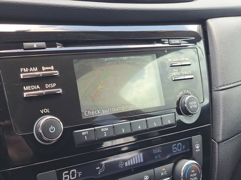 Used 2017 Nissan Rogue SV image 26