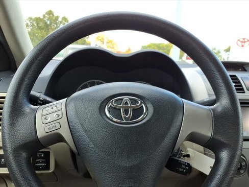 Used 2013 Toyota Corolla LE image 24