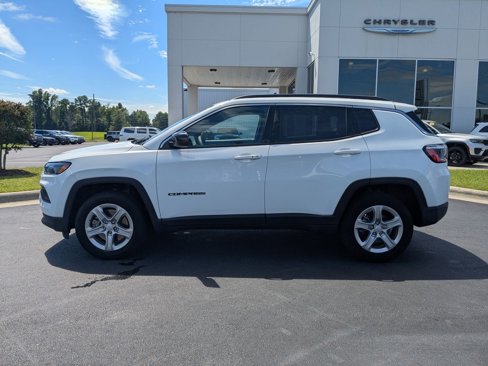 Used 2023 Jeep Compass Latitude w/ Sun and Sound Group image 8