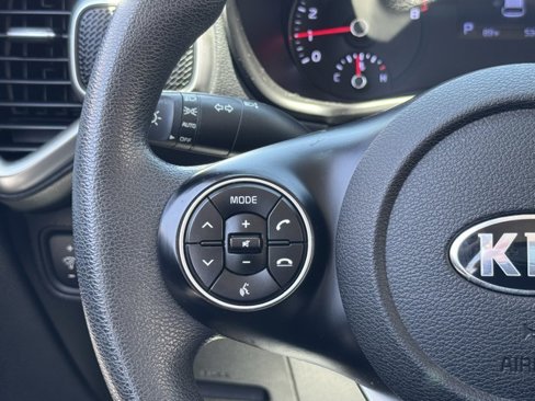 Used 2020 Kia Soul LX image 18