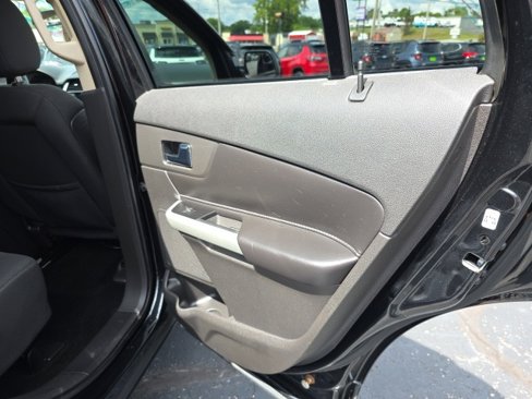 Used 2013 Ford Edge SE image 38
