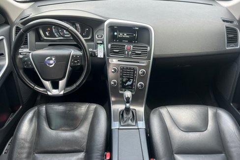 Used 2015 Volvo XC60 T5 Premier w/ Proximity Package image 10