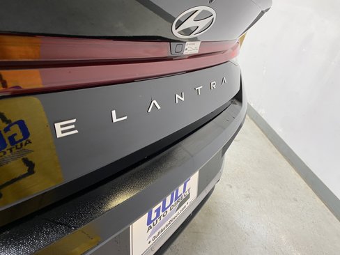 Used 2025 Hyundai Elantra Sport w/ Cargo Package image 17