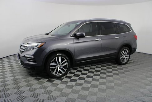 Used 2017 Honda Pilot Touring image 2