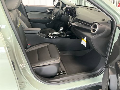 New 2025 Chevrolet Trax ACTIV w/ Driver Confidence Package image 17