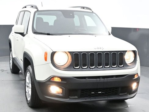 Used 2016 Jeep Renegade Latitude w/ Cold Weather Group image 2