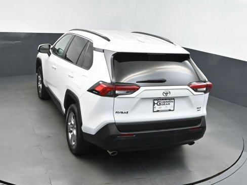 Used 2022 Toyota RAV4 XLE image 34