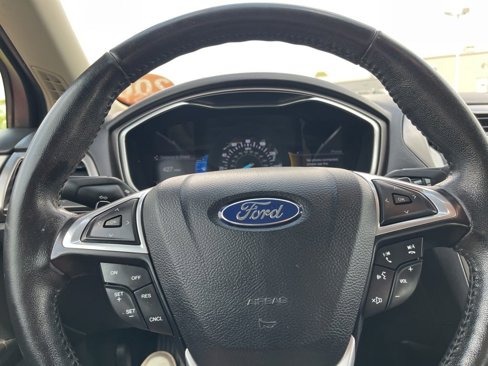 Used 2017 Ford Fusion SE w/ Equipment Group 201A image 15