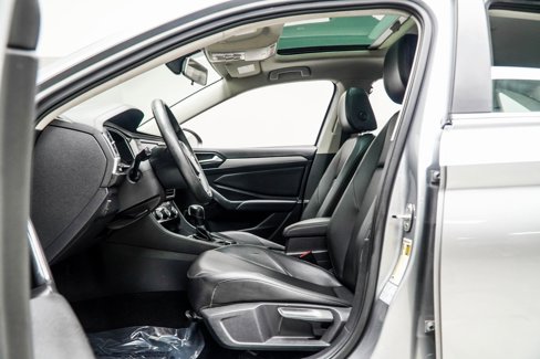 Used 2020 Volkswagen Jetta SE w/ SE Cold Weather Package image 32
