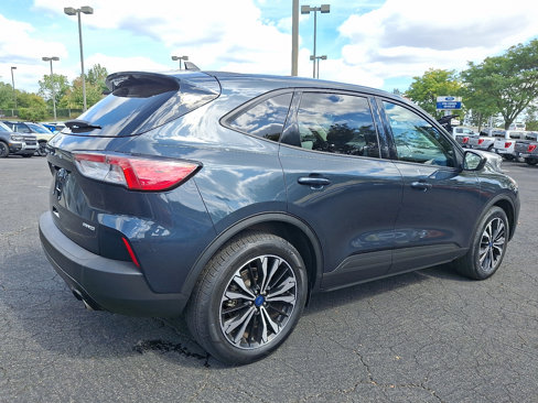 Used 2022 Ford Escape SE w/ SE Sport Appearance Package image 6