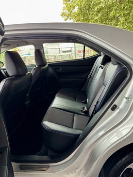 Used 2017 Toyota Corolla SE image 16