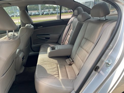 Used 2010 Honda Accord EX-L image 10