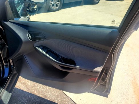 Used 2012 Ford Focus SE image 5