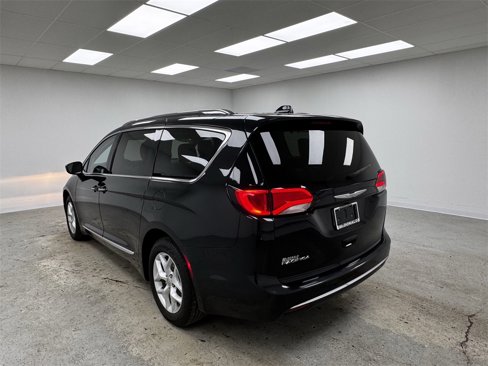 Used 2017 Chrysler Pacifica Touring-L Plus image 7
